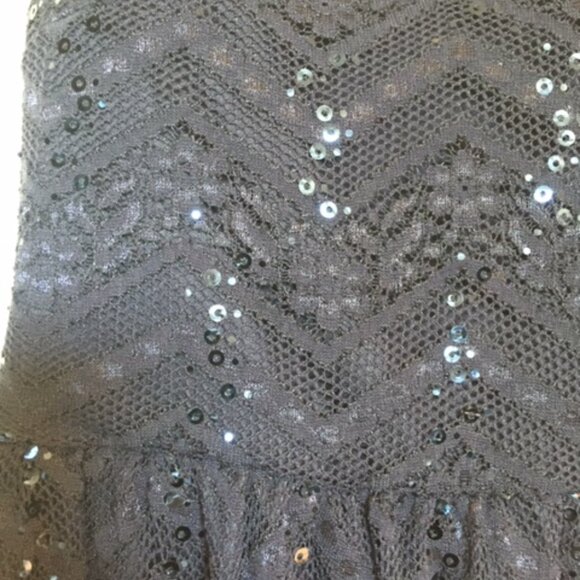 Short sequin dress with flared skirt - Picture 3 of 5